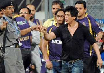 wankhede brawl after 3 years police directed to file fir against srk