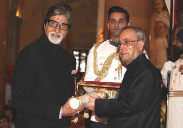 amitabh bachchan expresses gratitude and love for fans after receiving padma vibhushan