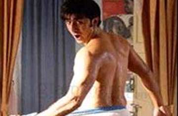 ranbir does the towel dropping act again
