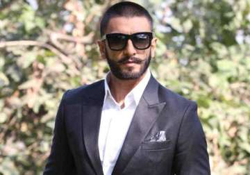 ranveer singh to shoot befikre in paris