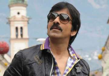 ravi teja to play akshay s role in telugu remake of special 26