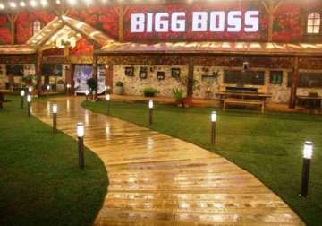 bigg boss 9 another contestant to leave the house before elimination