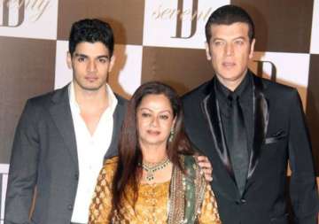 rent defaulters aditya pancholi family lose rights to stay in juhu bungalow