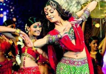 confirmed aishwarya rai to dance at isl s opening ceremony