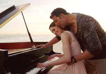 akshay kumar s the shaukeens meherbaani song review unbelievably romantic and beautiful watch video