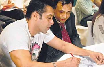 salman khan to launch being human watchlline in dubai on may 22