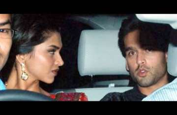 siddharth mallya attentive towards deepika s father