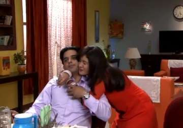 yeh hai mohabbatein mihir and rinki get cozy watch video