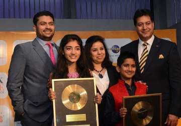 shraddha shree shivam win i genius young singing stars competition