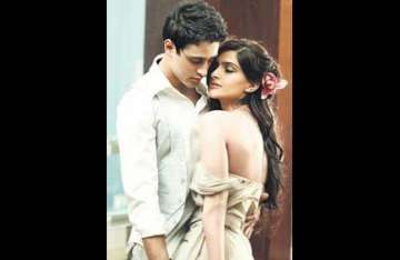 cops bust sonam and imran s late night soiree