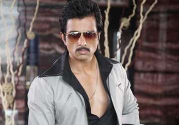 after shah rukh and boman now sonu sood threatened by gangster ravi pujari