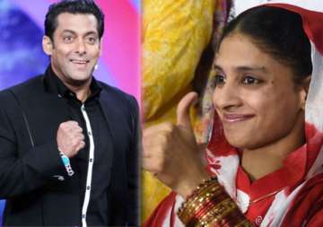 aww salman bhaijaan gets emotional on return of geeta aka munni