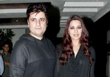 sonali bendre goldie bahl anniversary party abhi ash priyanka hrithik wish the couple see pics