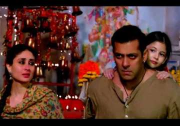 salman khan s bajrangi bhaijaan teaser wins hearts goes viral watch video