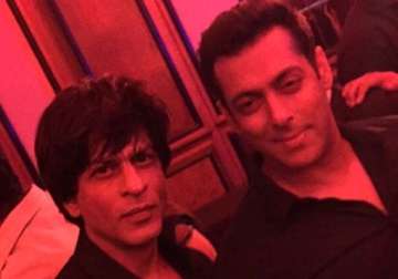 arpita khan s reception shah rukh arrived post midnight to dance with salman view pics
