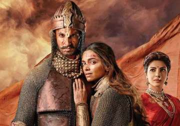 bajirao mastani first week collections dream run continues for this ranveer deepika priyanka starrer