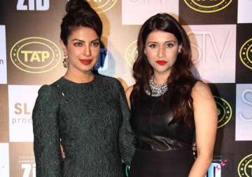 mannara chopra goes all gaga for sister priyanka chopra