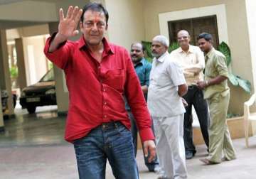 sanjay dutt returns home on furlough has lost 18 kg in jail