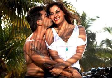 there was no question of discomfort with karan bipasha