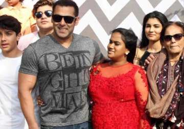 video salman khan s casual dance at sister arpita s baby shower is the best thing you will watch today