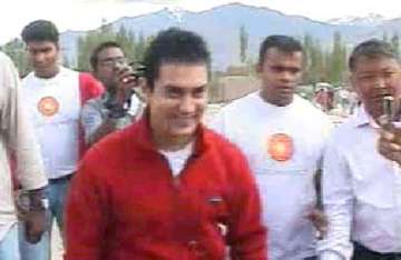 all is not well says aamir in leh