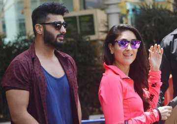 forget dubsmash kareena arjun starts with cakesmash