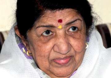 unknown facts about lata mangeshkar when the singer was given slow poison