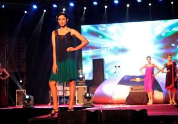 bollywood music not a hit on indian fashion runways