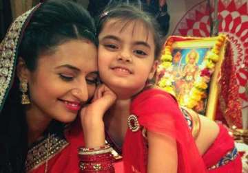 ye hai mohabbatein divyanka tripathi organized surprise birthday party for onscreen daughter ruhi