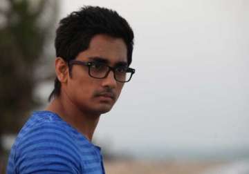 siddharth requests people to stop being dramatic towards flood victims