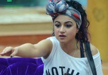 shocking priya malik peed in her pants publicly on bigg boss 9