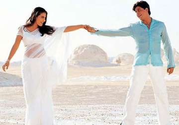 shah rukh khan credits kajol for spelling magic in romantic songs