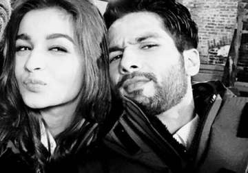 what shahid is teaching alia might make his wife mira jealous