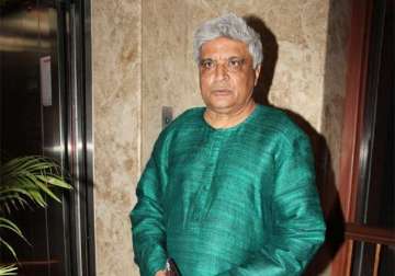 javed akhtar comes out in support of aligarh says cancelling the screenings is wrong