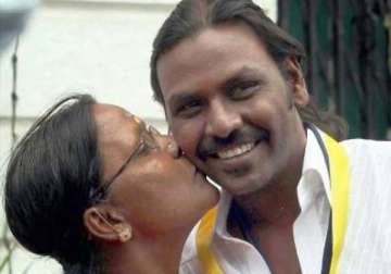 raghava lawrence to build temple for his mother