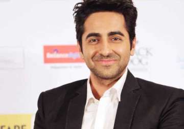 ayushmann wants to record a song for srk