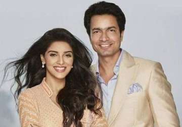 asin ties the knot with micromax co founder rahul sharma in christian wedding