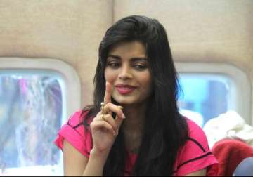 bigg boss 8 sonali gets evicted salman introduces new bb house view pics