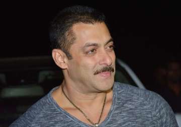 salman khan turns 50 sonakshi jacqueline sania mirza attend the birthday bash see pics