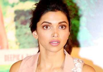 deepika padukone cleavage controversy leading daily gets defensive on twitter