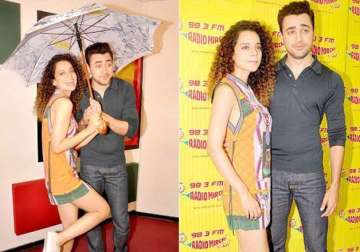 kangana ranaut imran khan promote katti batti at radio mirchi