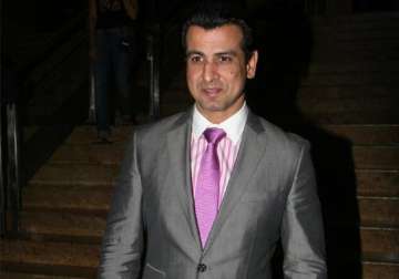 ronit roy s fascination with perfect shots continues with itna karo na mujhe pyar