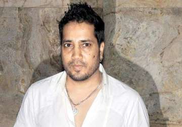 woman tries to kill self over alleged dispute with mika singh