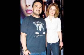 court orders adnan sami s third wife roya to leave house