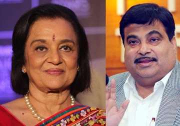 yesteryear actress asha parekh lobbied for padma bhushan nitin gadkari