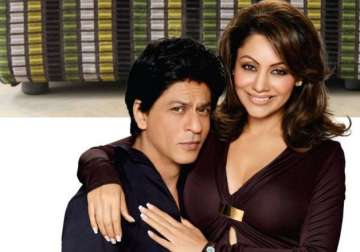 shah rukh khan thanks wife gauri for love patience on wedding anniversary