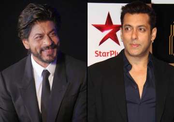 khan conversation revealed know what shah rukh and salman are discussing these days