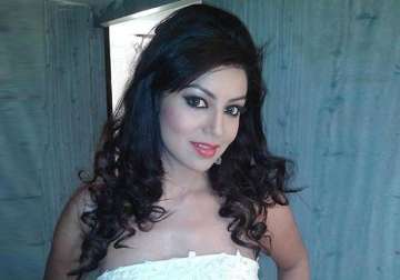 debina bonenrjee to romance ali fazal in khamoshiyan