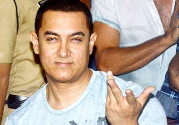 aamir khan thanks ex wife reena for bearing him at his birthday party