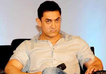 aamir khan sends legal notice to pak websites over fake interview